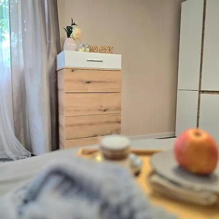 Апартамент Liya House *