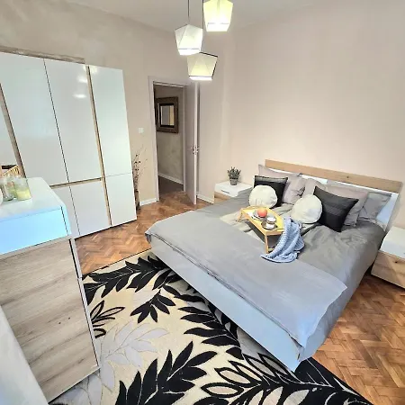 Liya House Апартамент Варна